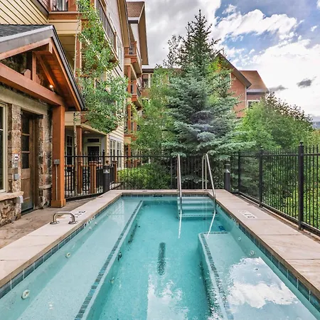 Luxe Breck Escape - 2Br & 2Ba With Pool, Hot Tubs & Walk To Downtown-2