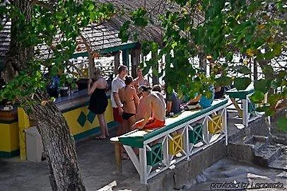 Carib Beach Apartments-3