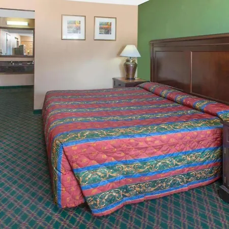 Knights Inn - Forest Hill, Tx-3