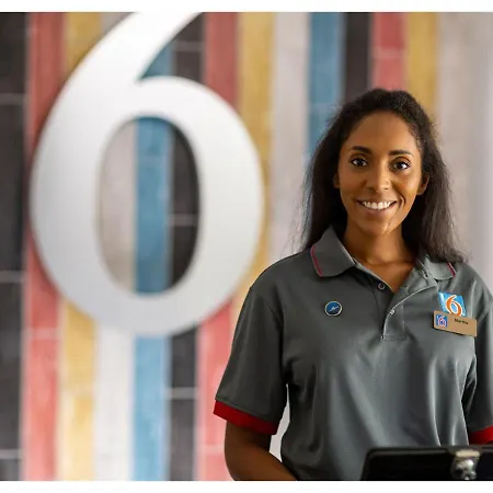 Motel 6-Anaheim, Ca - Maingate-2