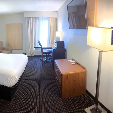 Days Inn By Wyndham Fargo - West Acres-2