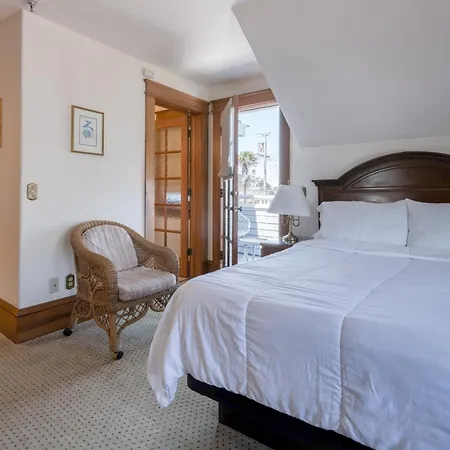 Pacific Grove Inn-3