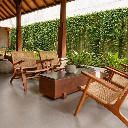 Yulia Village Inn Ubud-2