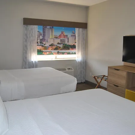 Days Inn & Suites By Wyndham San Antonio North/Stone Oak-3