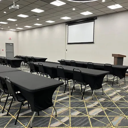 Holiday Inn Express Big Rapids By Ihg-3