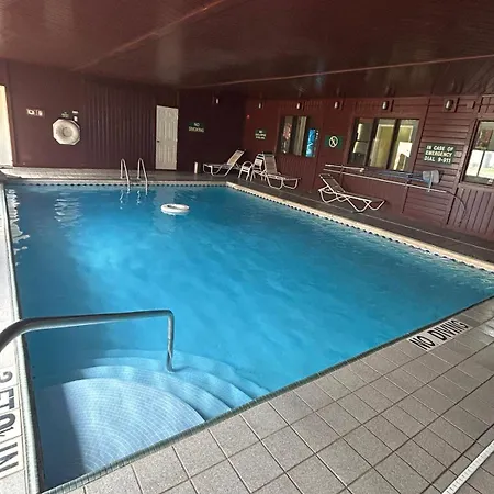 Econo Lodge Topeka At Wanamaker-2
