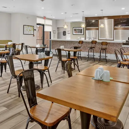 Holiday Inn And Suites Addison By Ihg-2