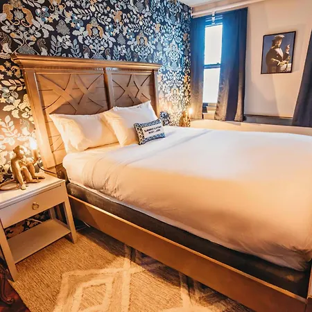 Hideaway Inn Lenox-3