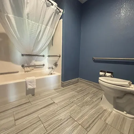 Baymont By Wyndham Evansville North/Haubstadt-2