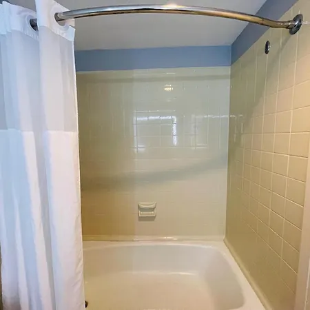 Mystic River Hotel & Suites-2