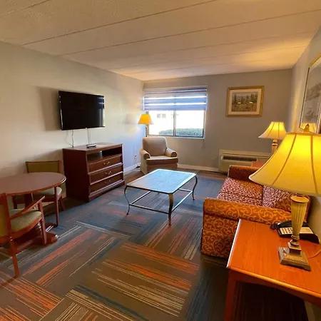 Mystic River Hotel & Suites-3