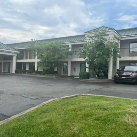 Studio 6 Suites Louisville Ky Airport/Expo Center-3