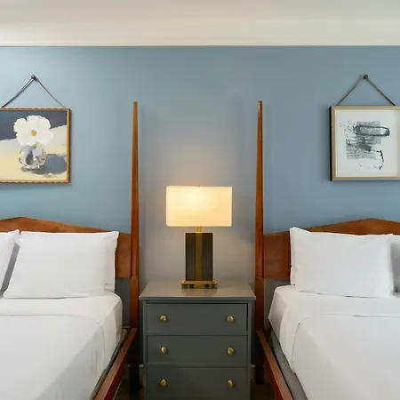 Williamsburg Lodge, Autograph Collection-3