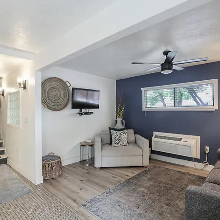 Red Rock Inn Cottages-2