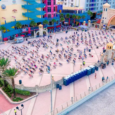 Holiday Inn Express & Suites Oceanfront Daytona Beach Shores By Ihg-3