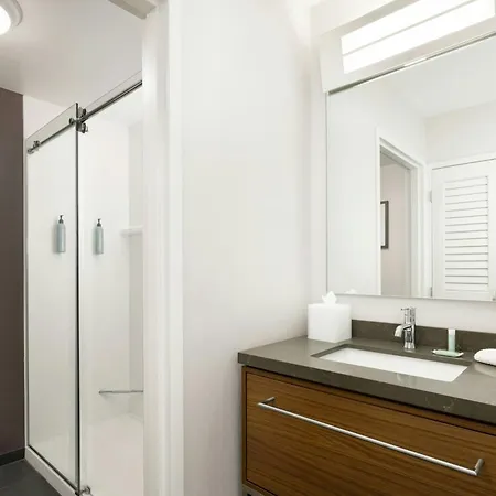 Courtyard By Marriott Concord-3
