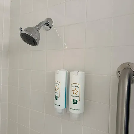 Quality Inn & Suites Everett-2
