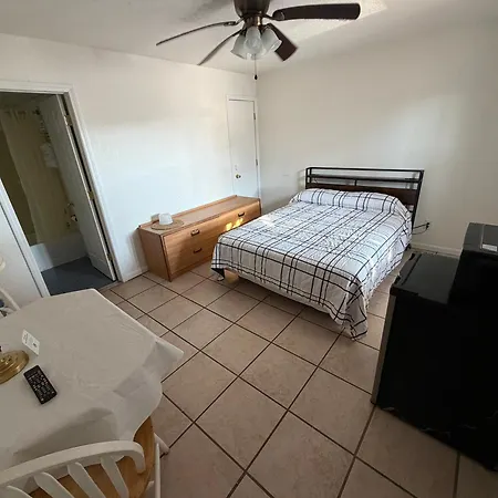 Sunrise Motel-2