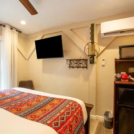 Lantern Light Inn - Romantic Getaway (Adults Only)-3