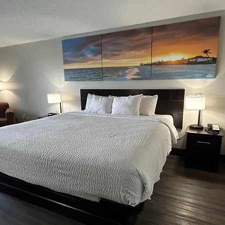 Days Inn By Wyndham Savannah Airport-2