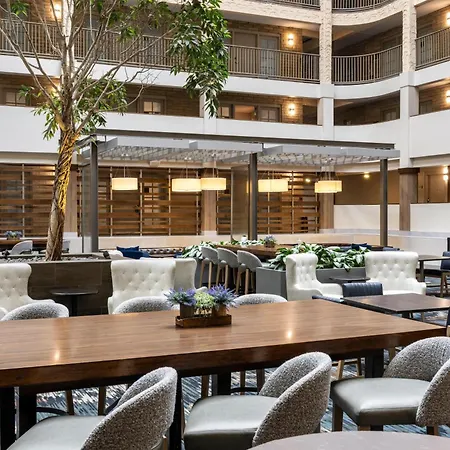 Embassy Suites By Hilton Minneapolis Bloomington Edina-3
