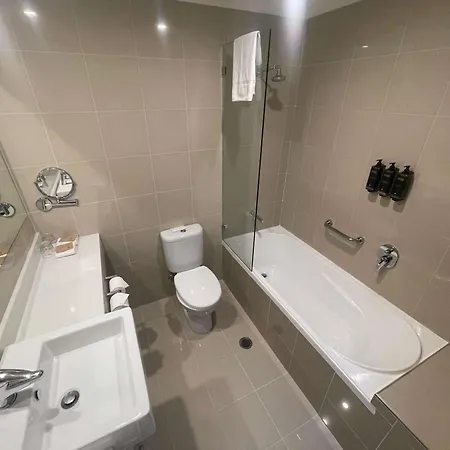 Mercure Canberra-3