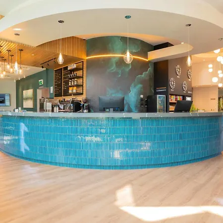 Sandman Signature Surrey-Guildford Suites-3