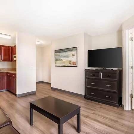 Extended Stay America Suites - Tampa - Airport - N Westshore Blvd-3