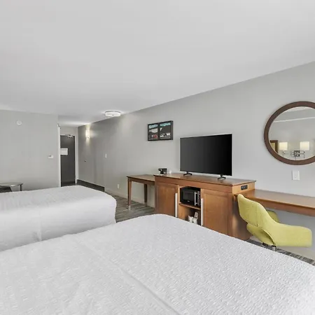 Hampton Inn Salem-3