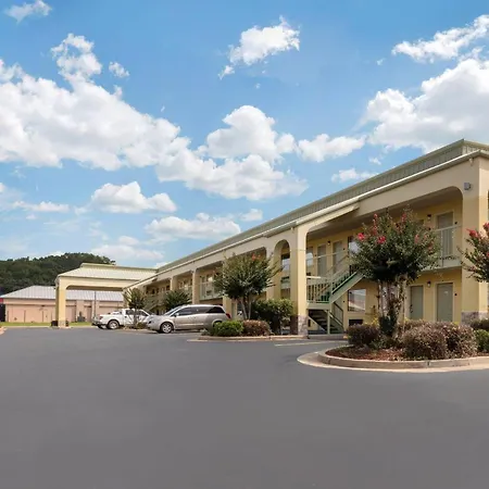 Quality Inn Mccomb-3
