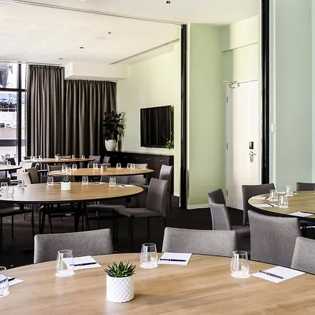 Novotel Melbourne Central-2