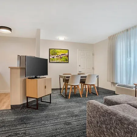 Mainstay Suites-2