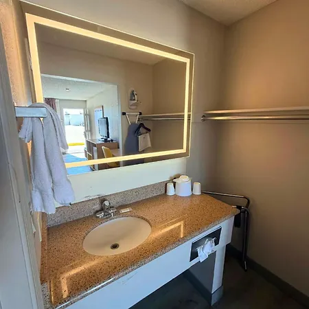 Days Inn By Wyndham Kingman West-2