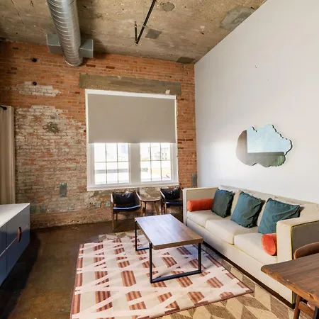 Canvas Hotel Dallas-2