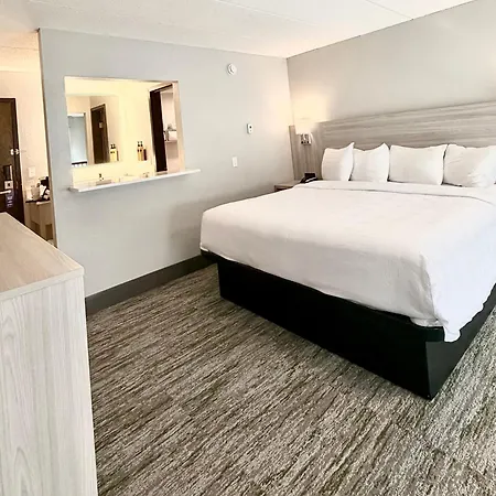 Best Western Plus Kelly Inn-2