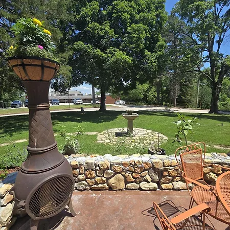 Rock Cottage Gardens B&B-2