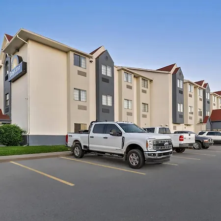 Days Inn By Wyndham Near Kansas Speedway-3