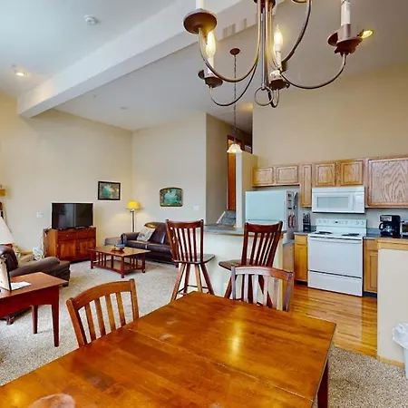Wildernest Gore Trail Condo-2