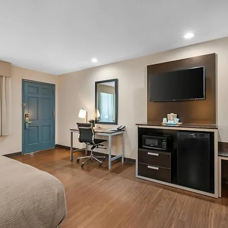 Quality Inn & Suites At Coos Bay-3