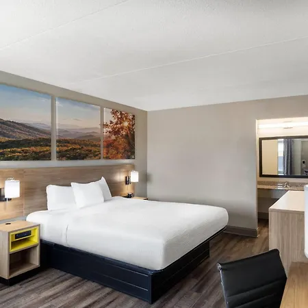 Days Inn By Wyndham Greeneville-3