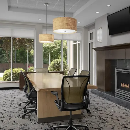 Hilton Garden Inn Greensboro Airport - Newly Renovated!-2