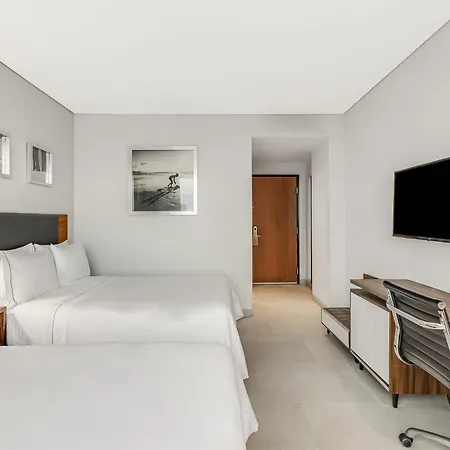 Fiesta Inn Express Cancun Cumbres-2