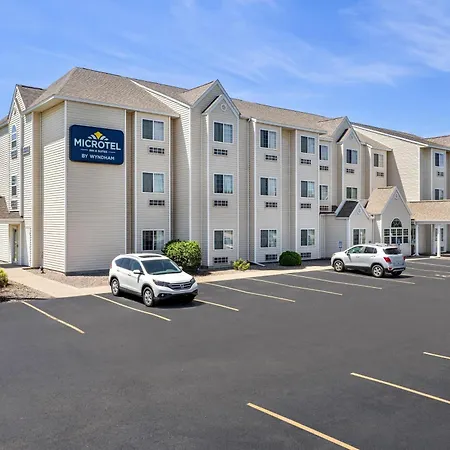 Microtel Inn & Suites By Wyndham Prairie Du Chien-2