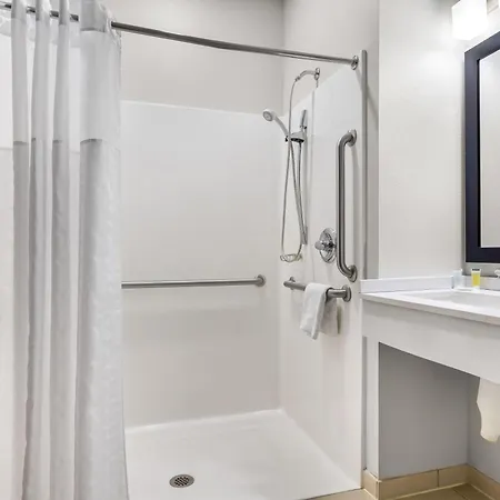 Microtel Inn & Suites By Wyndham Prairie Du Chien-3