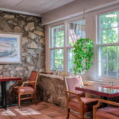 Mckinley Edwards Inn-2