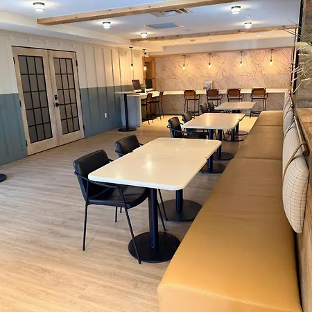 Sweetwater Lift Lodge-3