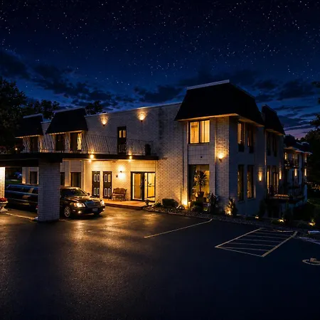 Chateau Royale Inn-3
