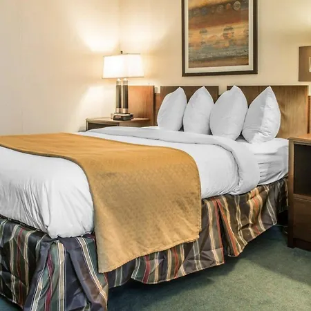 Quality Inn & Suites Escanaba North-2