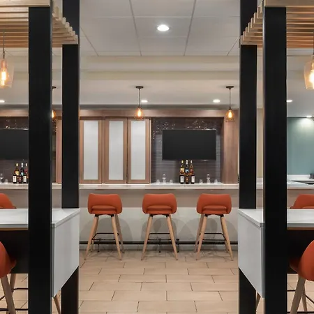 Holiday Inn & Suites Detroit - Troy By Ihg-2