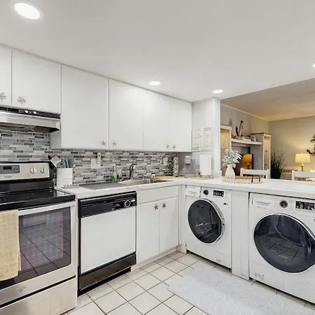 Colonial Condo 102-3